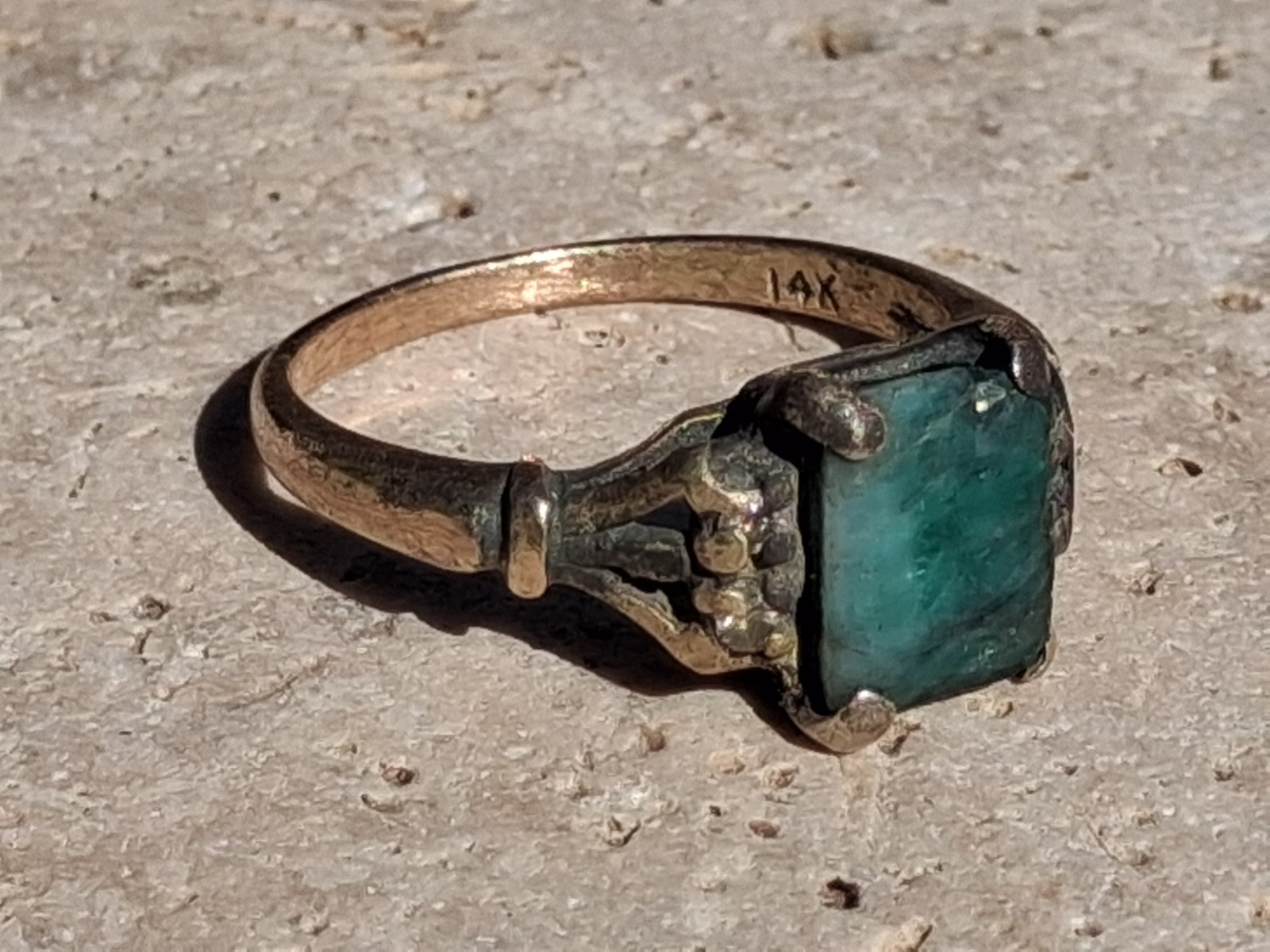 Unique antique victorian 14k gold ring Needs Professional Cleaning