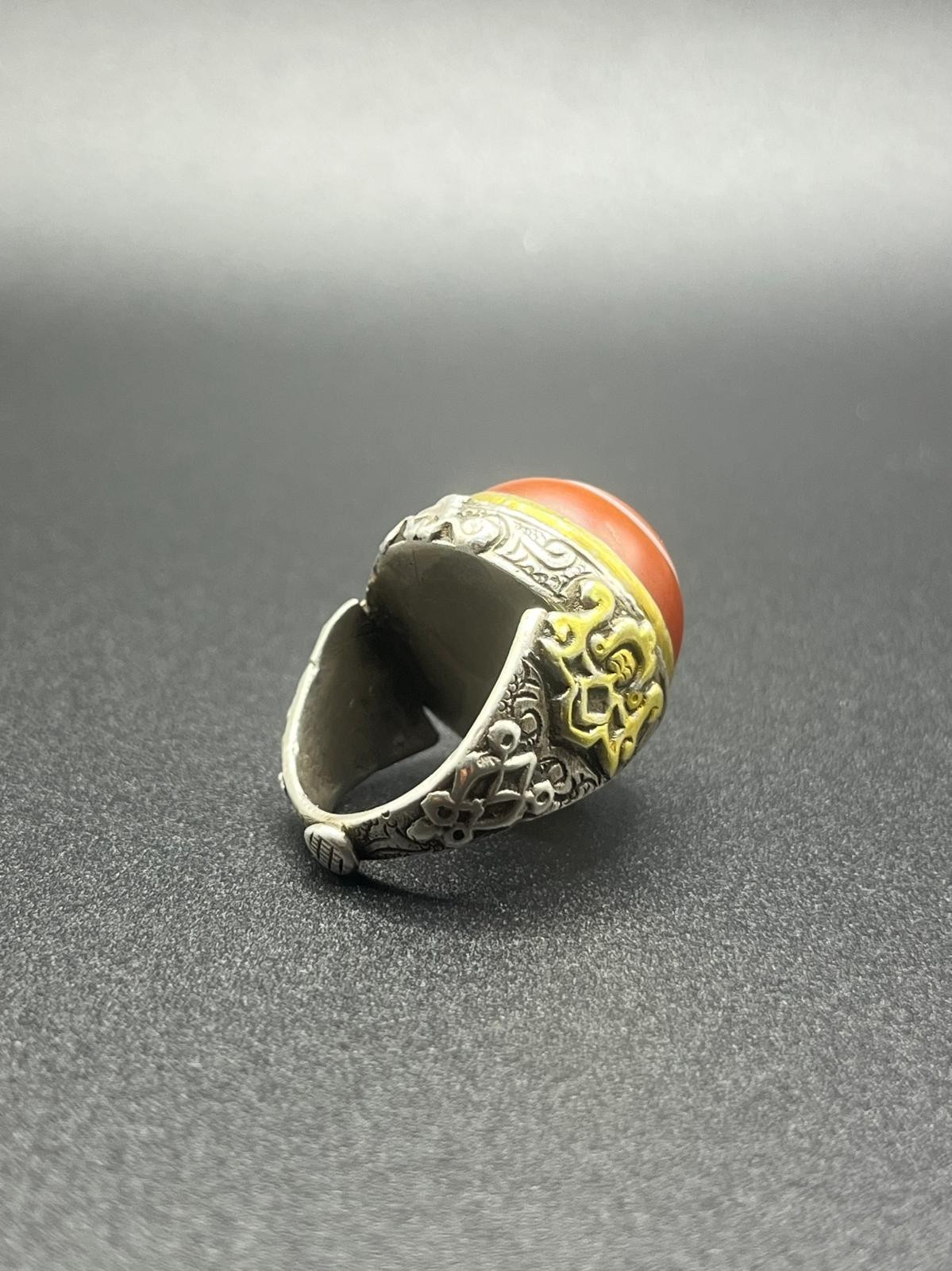 An Antique silver & agate Afghan sulemani ring , mid 20th century