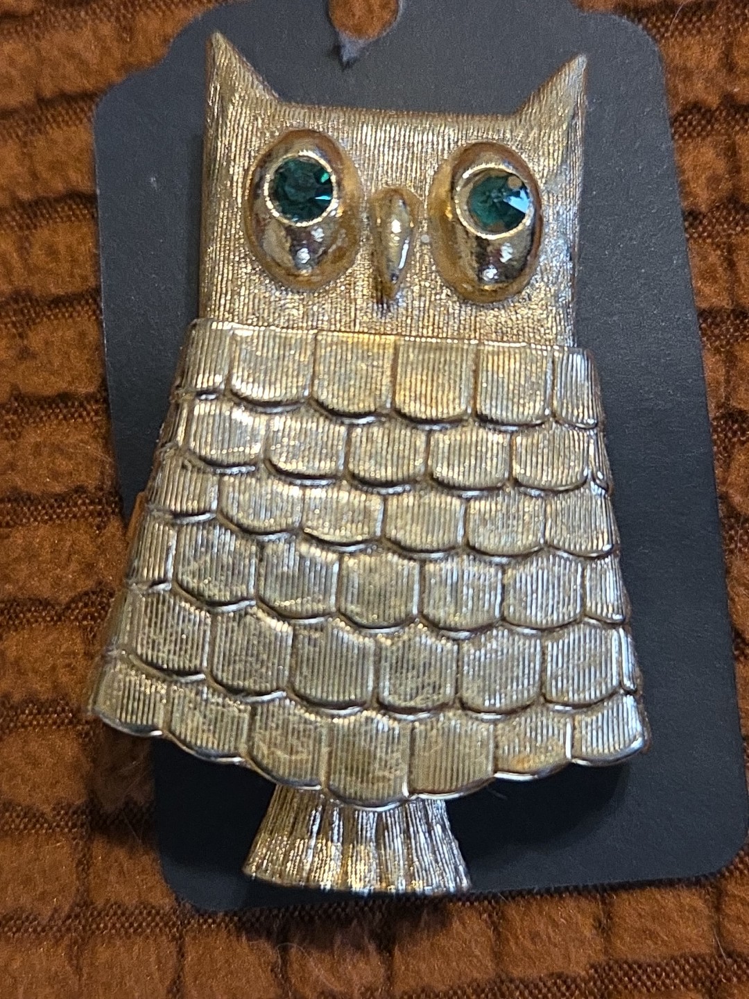 VTG Avon Regence Owl Compact Brooch Solid Perfume FULL Balm Gold Tone Jewelry