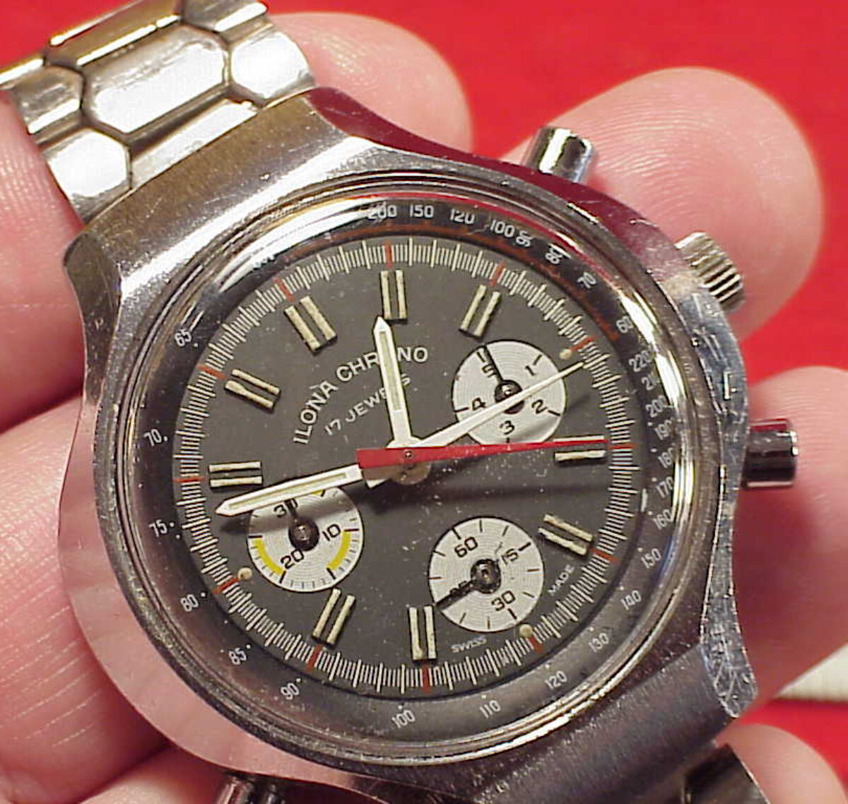 VINTAGE 45MM ILONA CHRONOGRAPH WRISTWATCH 1975 2 SWEEP HANDS MIN HOUR REGISTERS