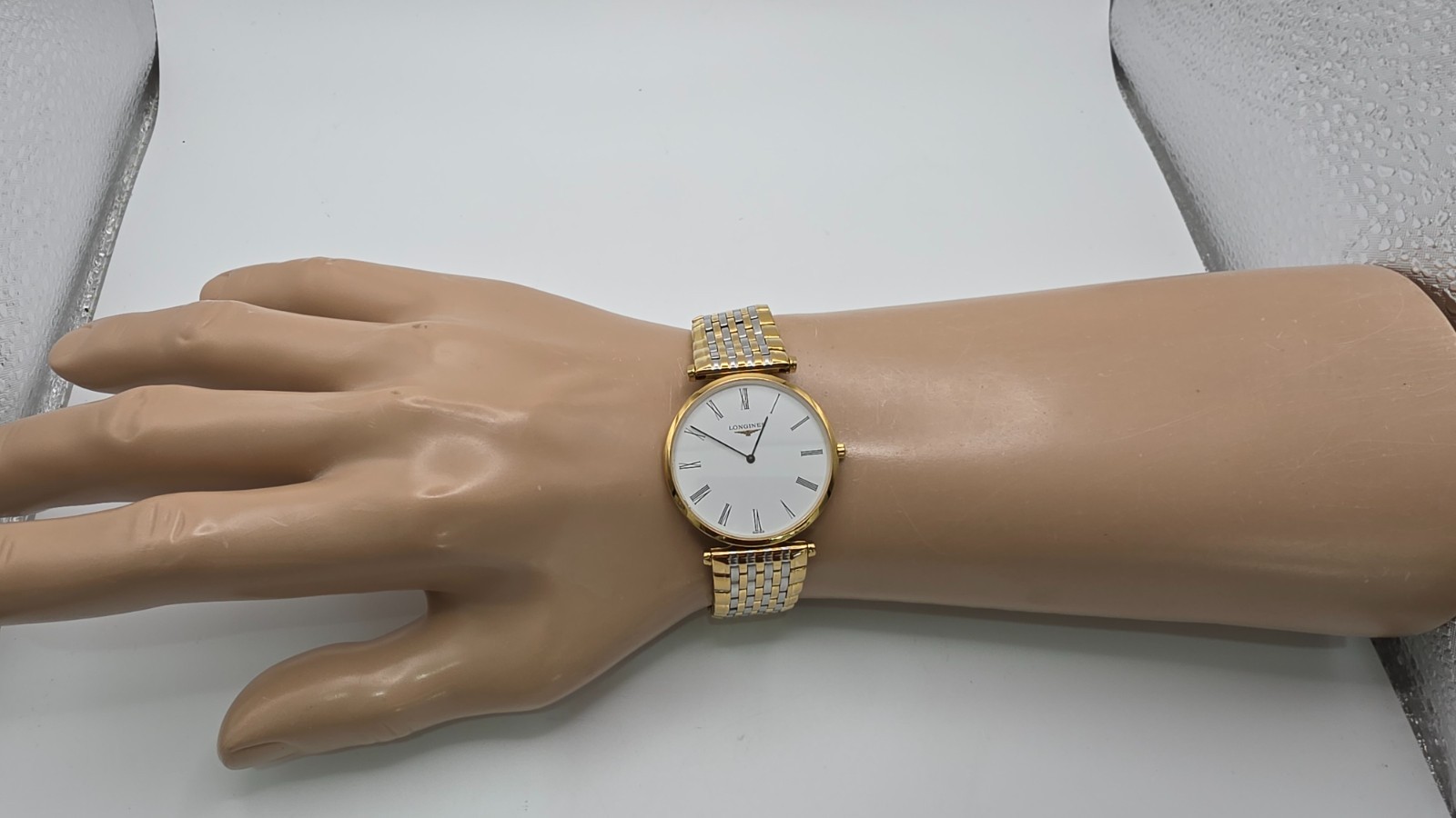 Longines La Grande Classique de Longines Gents Slim Watch in Longines Box.