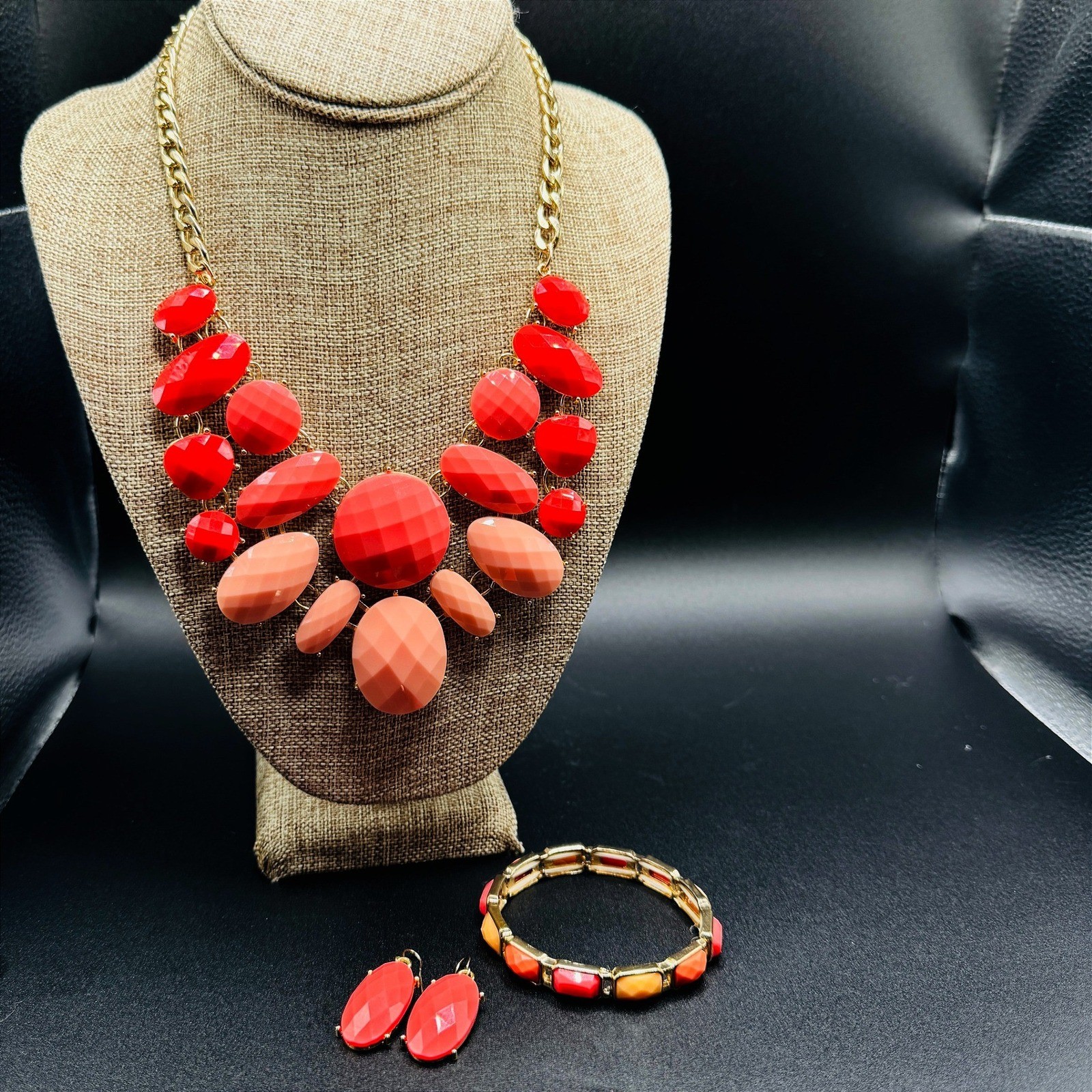 Chico’s Coral Red Statement Necklace Bracelet Earring Set Gold Tone Faceted Bold
