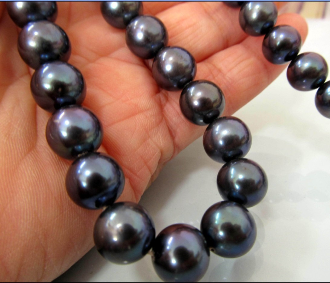 Genuine natural 10-11mm Tahtian freshwater black pearl necklace 22.5 inches