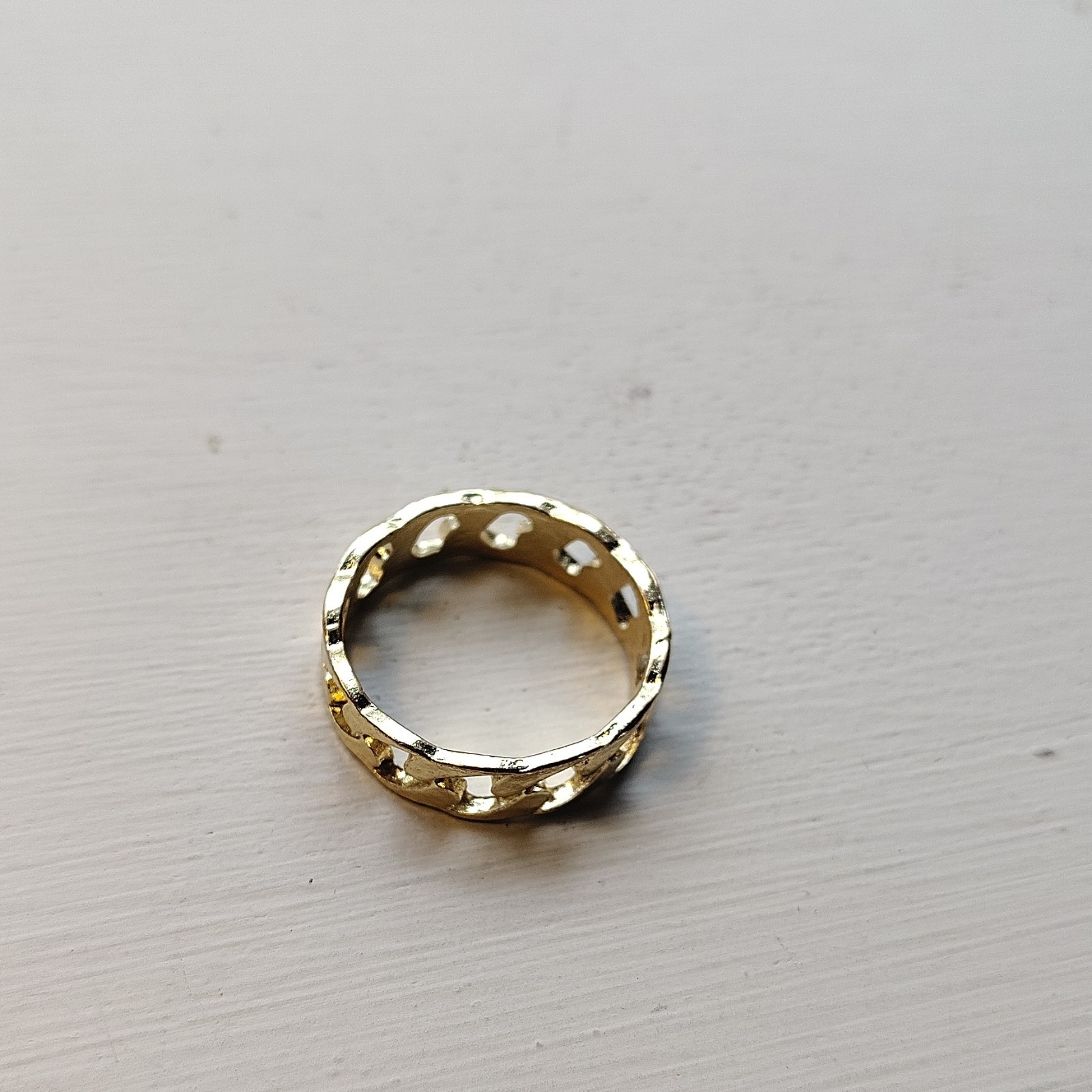 Gold Tone Link Cutout Band Fashion Ring Size 7 No Stone 0 Gemstones