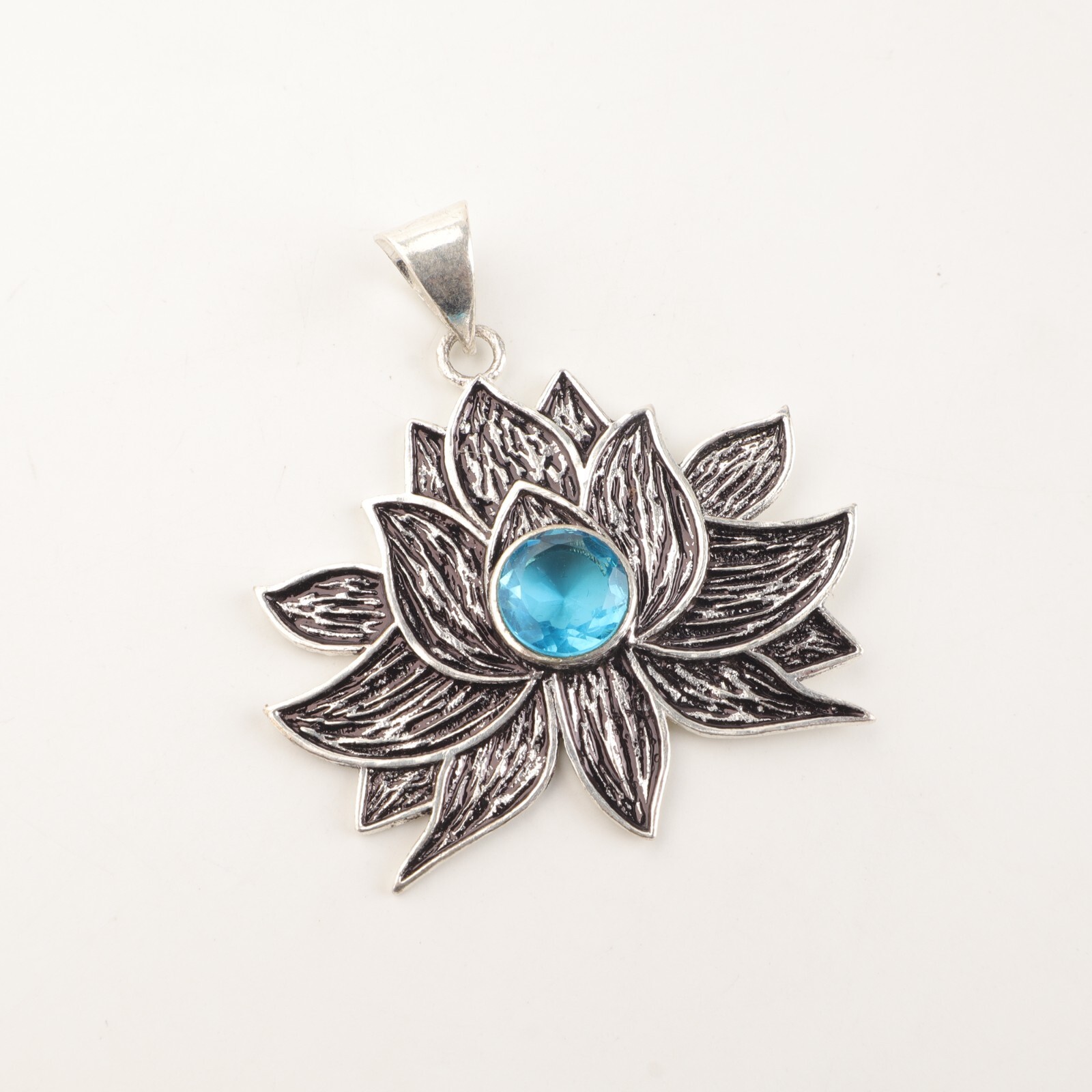 925 Silver Round Cut Natural Swiss Blue Topaz Birthday Art Deco Pendant Jewelry
