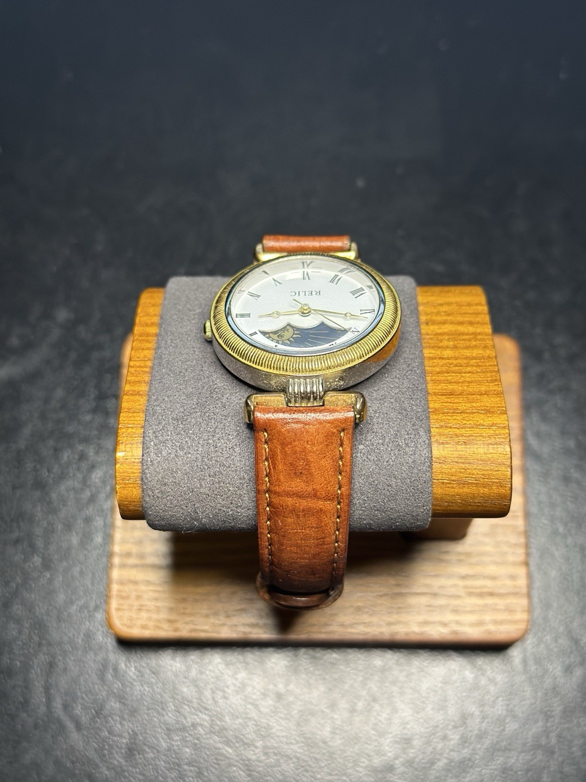 Vintage Relic By Fossil Moon Phase Watch With A Gold Tone Coin Edge Bezel