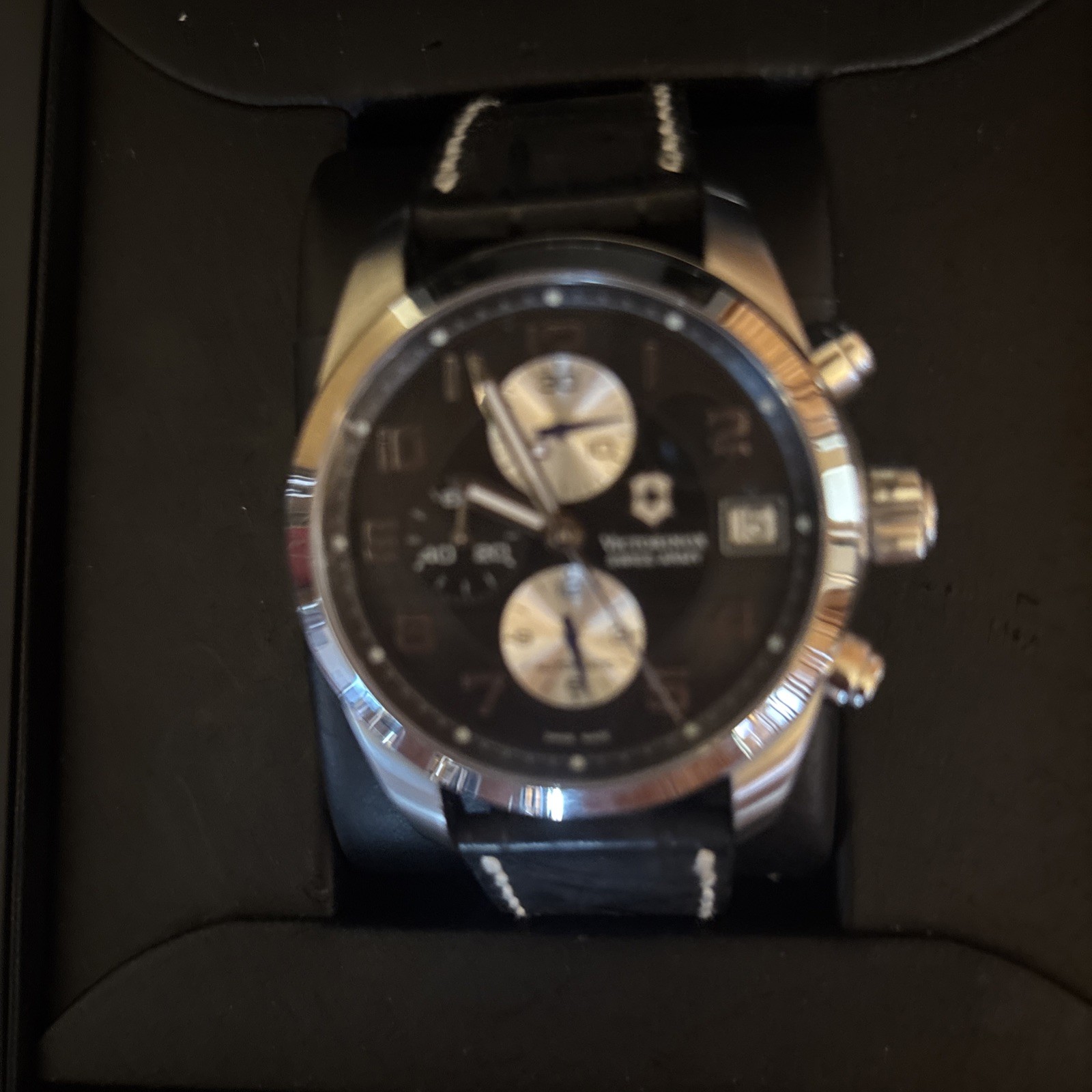 VICTORINOX SWISS ARMY AUTOMATIC MEN WATCH 241129 RARE LIMITED EDITION TIMEPIECE