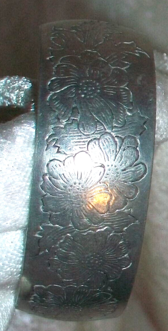 Vintage Leonard of Bolivia Hand Etched Genuine Pewter Aster Floral Cuff Bracelet