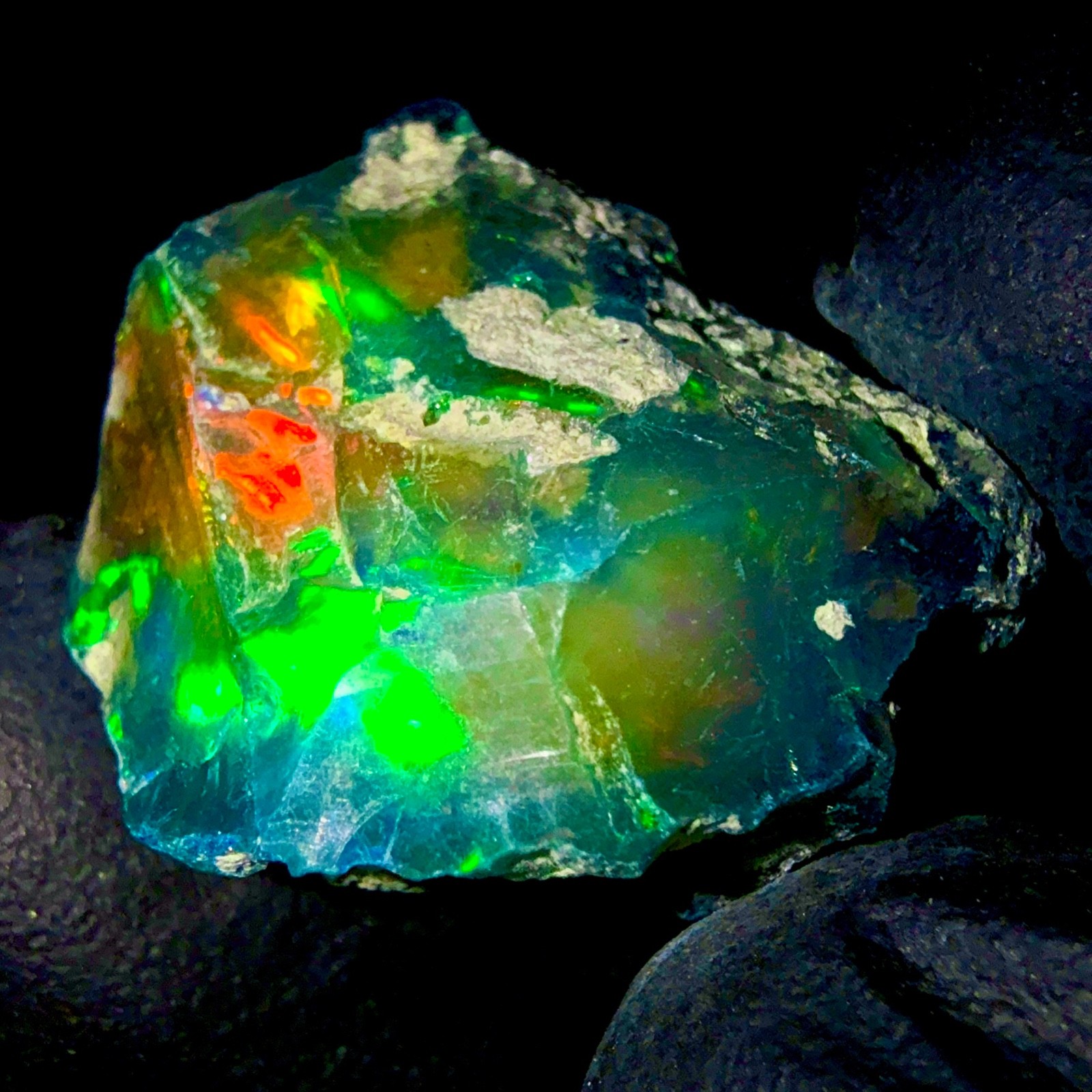 Ethiopian Fire Opal gemstone, Natural opal rough, Black Dry opal 20.5Ct 20×18 mm