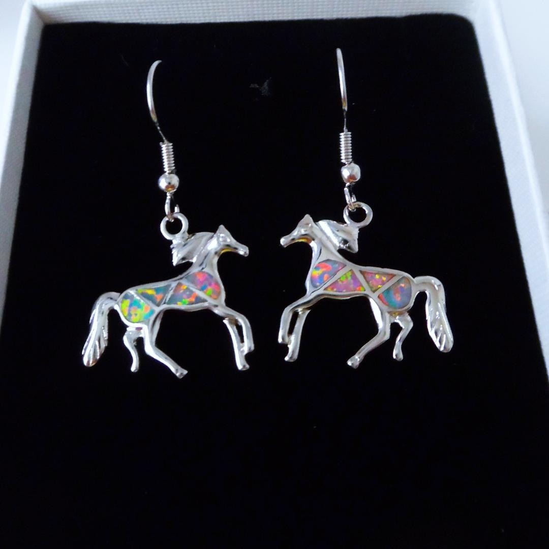 GORGEOUS LAVANDER FIRE OPAL HORSE HOOK EARRINGS