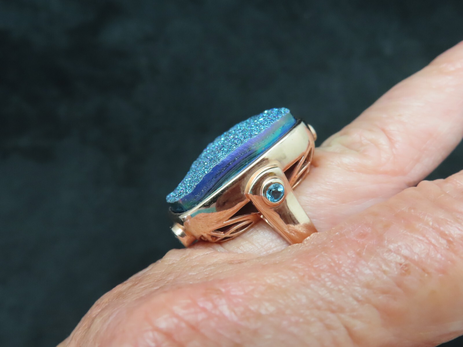 Contemporary 18Kt w/Sterling Silver Drusy Quartz w/Blue Stones Thailand SZ 6