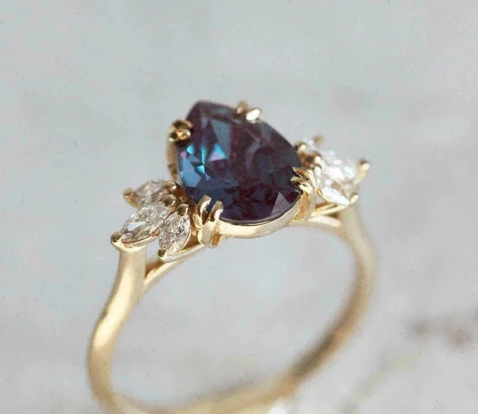 3.65Ct Pear Cut Natural Alexandrite Diamond & Wedding Ring 14K Yellow Gold size7
