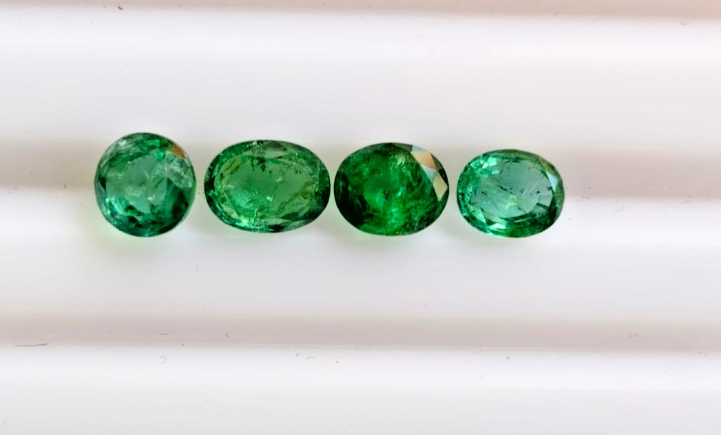 NATURAL ZAMBIA EMERALD 3.38 Cts MIXE LOT LOOSE STONE