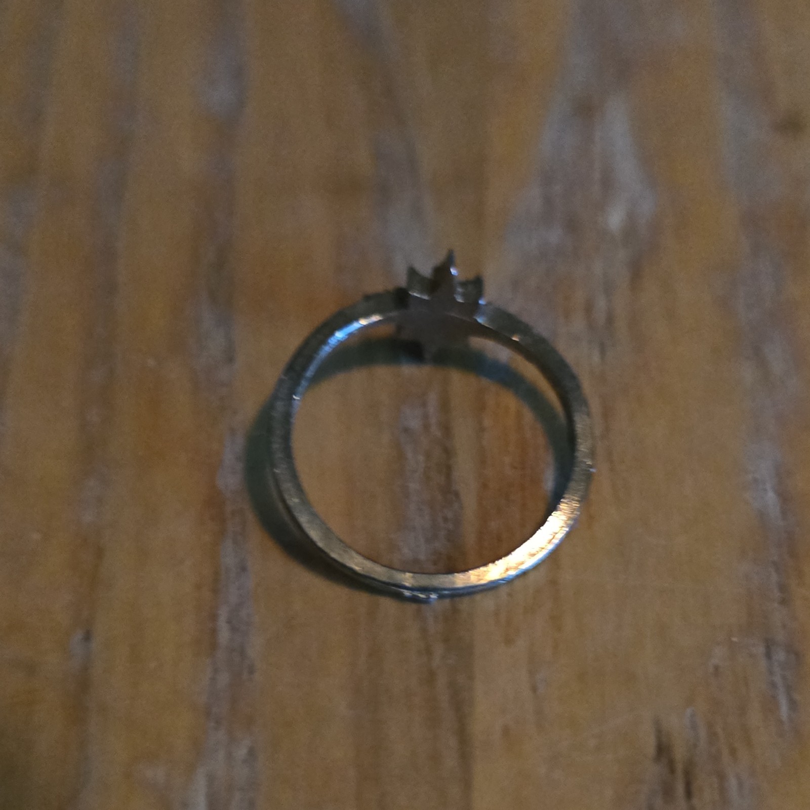 Silver Tone Metal Solitaire Band Ring Prong Set Clear Stone Size 7