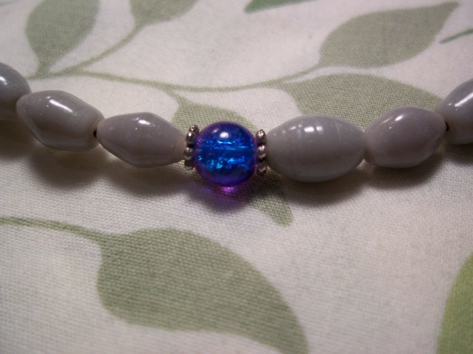 Handmade 16 1/2 inch GRAY, PINK & BLUE Glass Bead CHOKER Necklace G-42