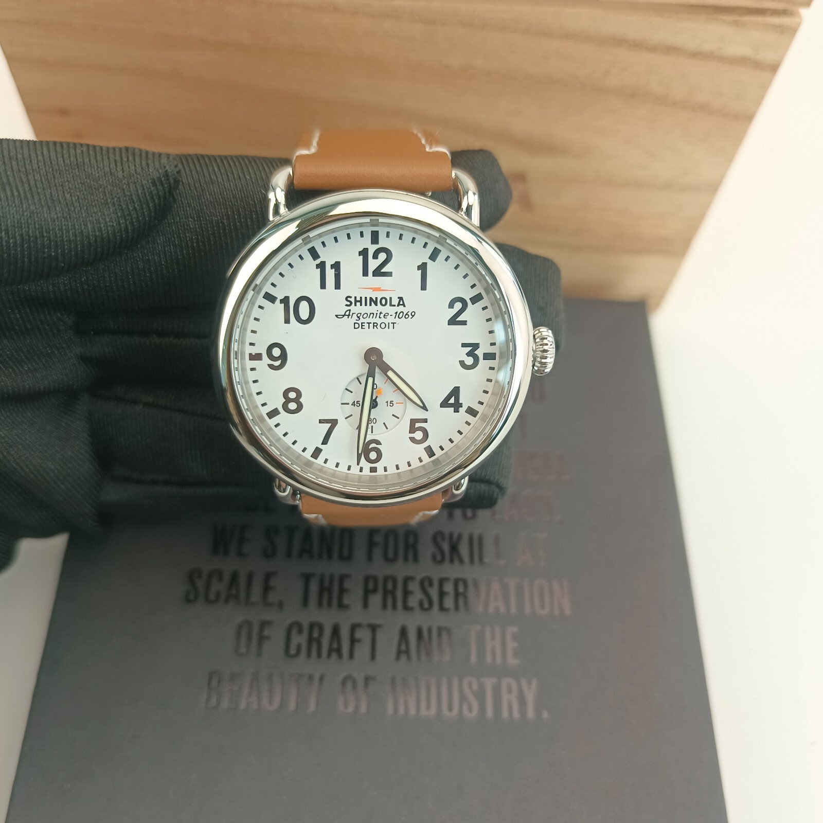 Shinola The Runwell Men’s 41mm with Tan Leather Strap Chronograph Quartz Watch