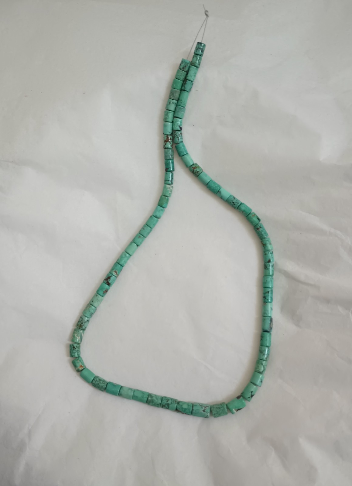 OLD STOCK HUBEI TURQUOISE 5-6 x 6-8MM TUBE BEADS – 17.75″ – 2654E