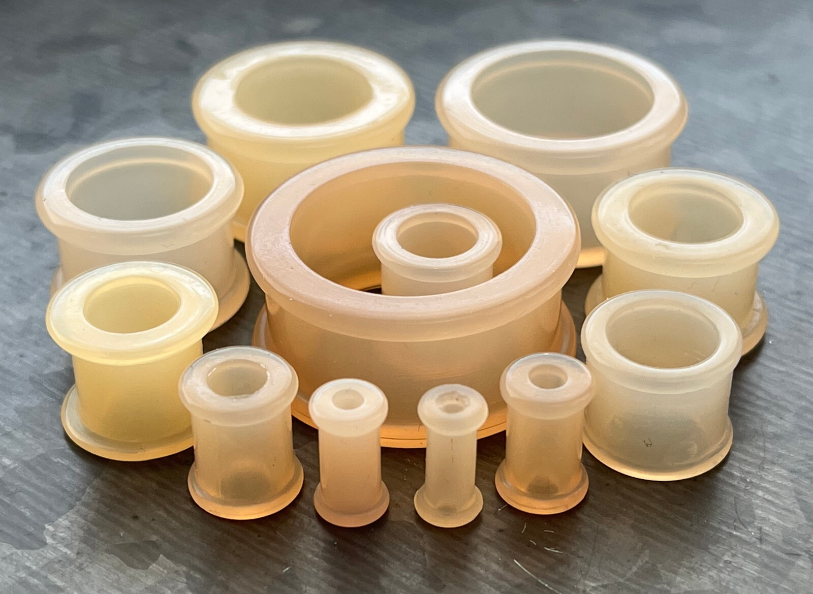 PAIR Peach Silicone Tunnels Double Flare Plugs Earlets Soft Flexible Gauges