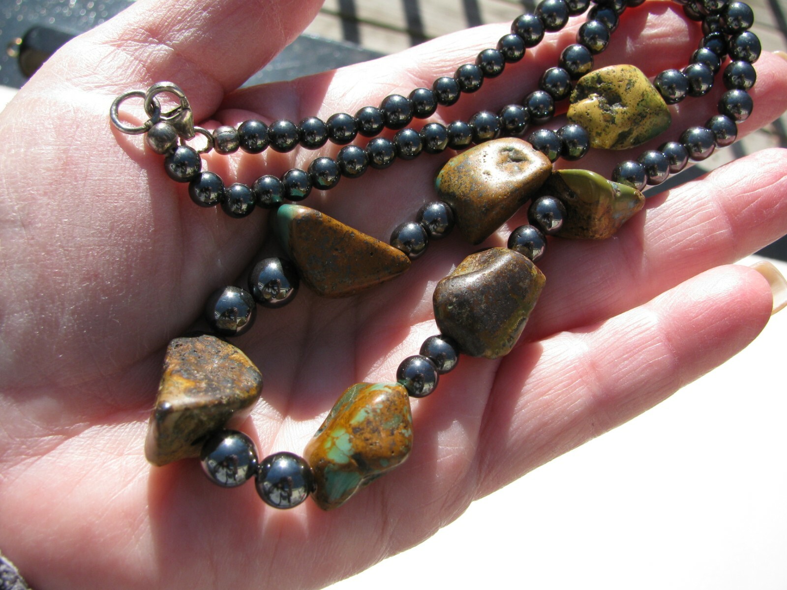 VTG. UNISEX RARE CHUNKY GREEN BLUE BROWN TURQUOISE 18MM. HEMATITE BEAD NECKLACE