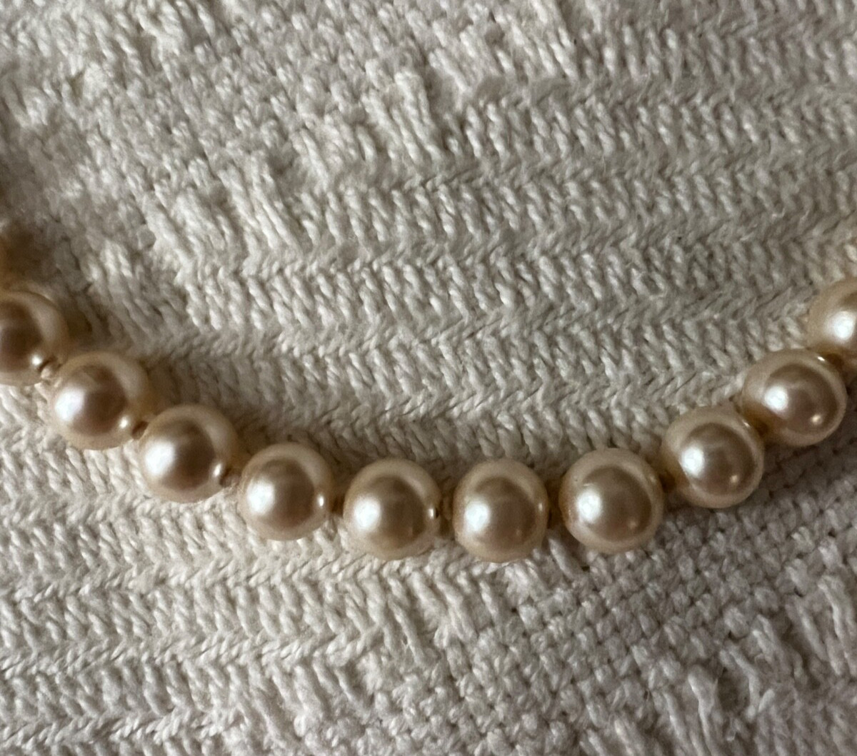 Vtg G Silver Gold Tone Metal Faux Pearl Necklace 16 1/2 Inches Long 7.9mm Pearls