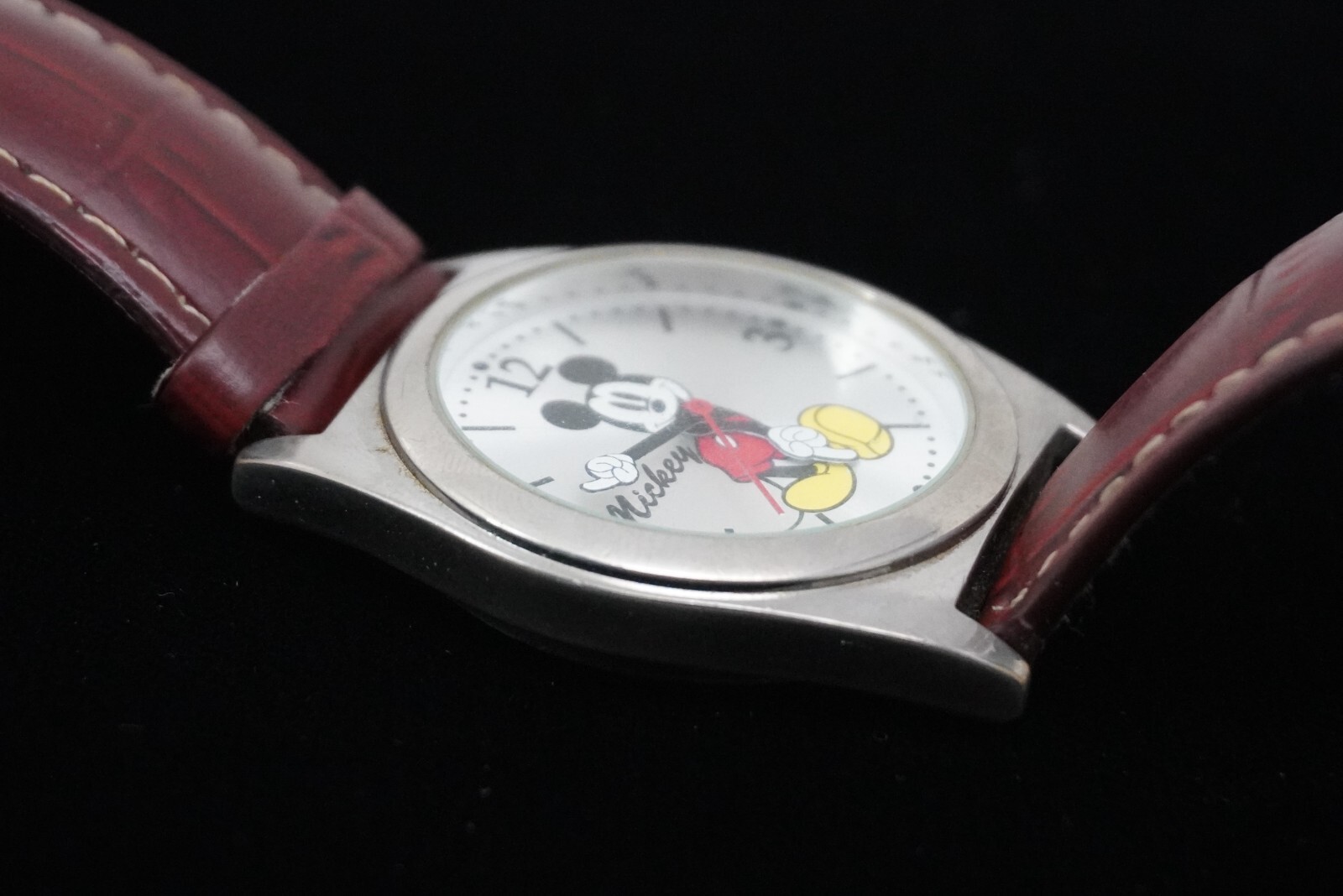 Accutime Mickey Mouse 0718 mck623 Quartz Watch With Box