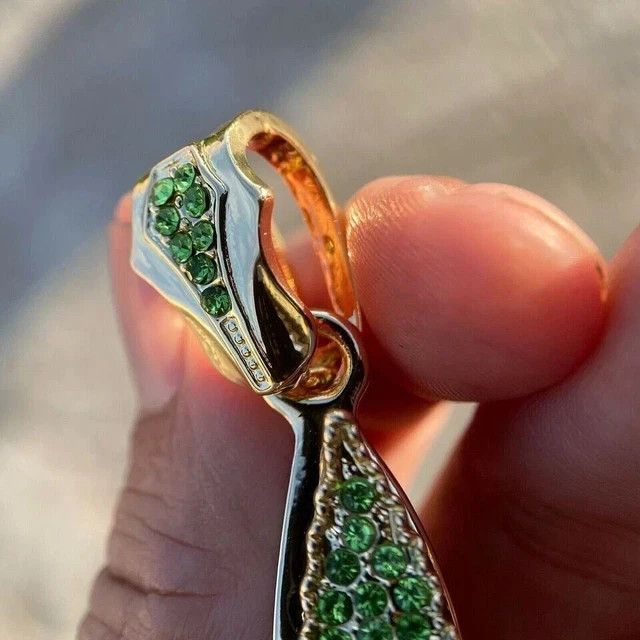 2Ct Round Cut Lab Created Peridot Marijuana Leaf Pendant 14K Yellow Gold Plated