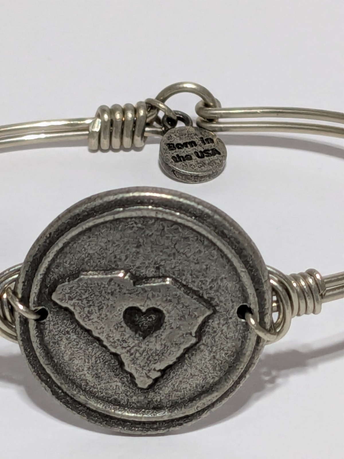 NWT Luca And Stella South Carolina State Outline Silver Tone Wire Bracelet 6.25″