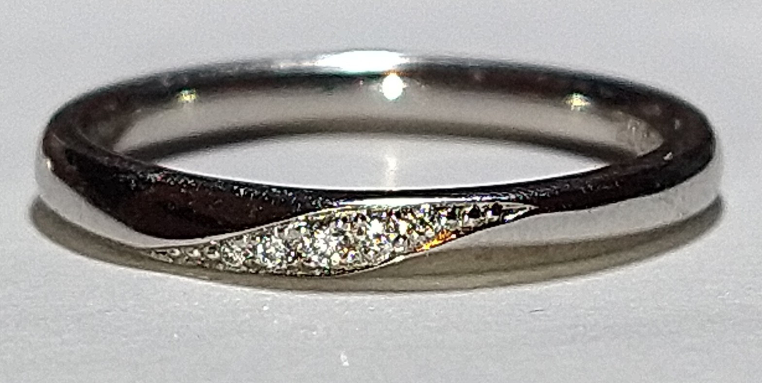 Solid platinum 0.02 natural diamond ring 3.82 grams – sz 4.25 pt950