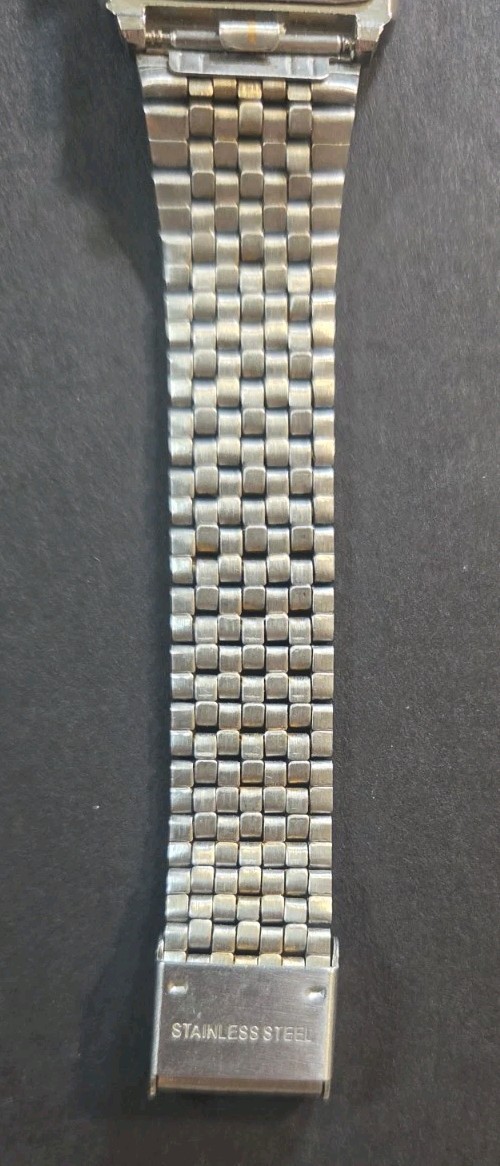 Geneva Quartz Rectangle Analogue Wristwatch 24-27.9mm Two-Tone Bracelet Runs Wel