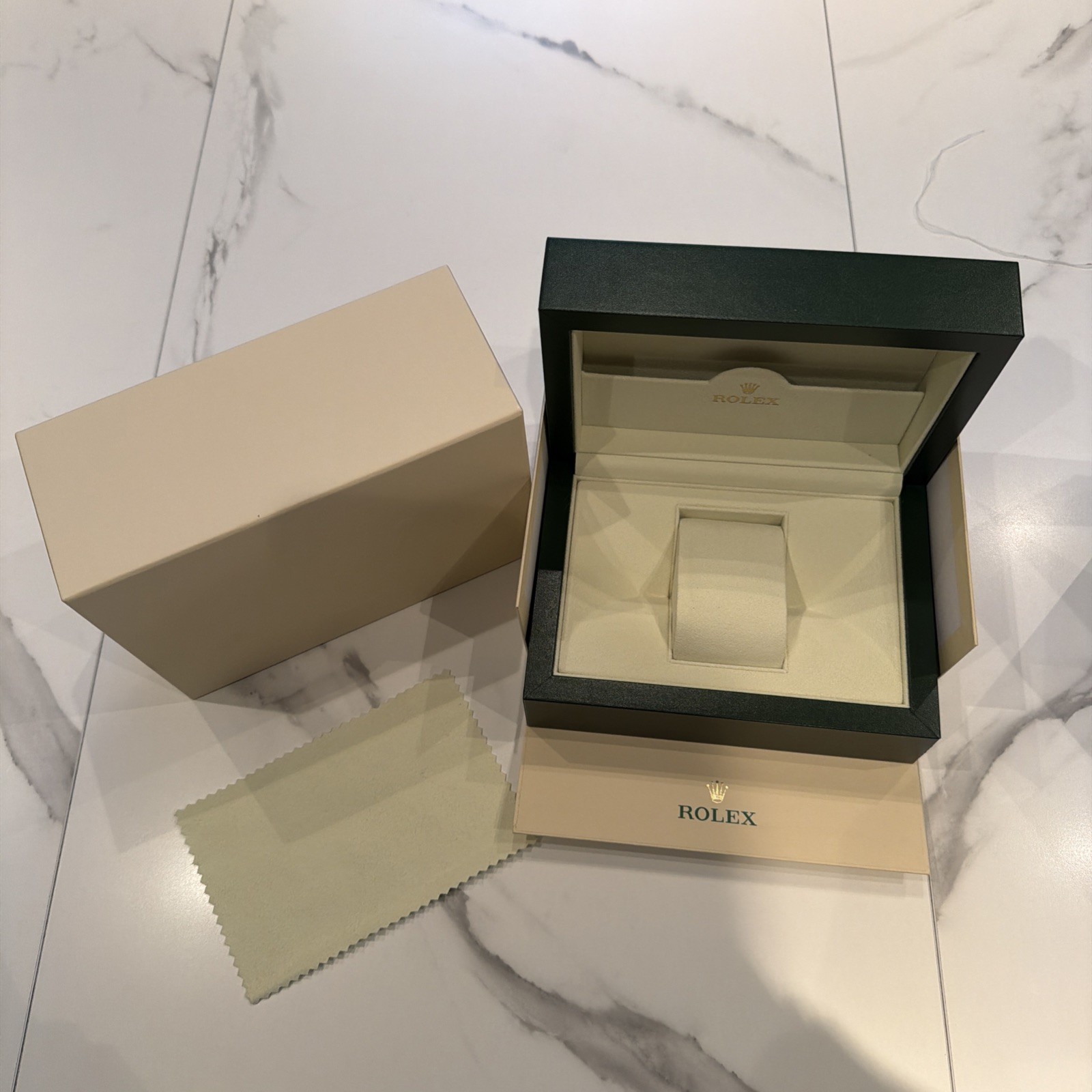 Genuine Rolex Watch Box Medium Size 39139.04 – Oyster M