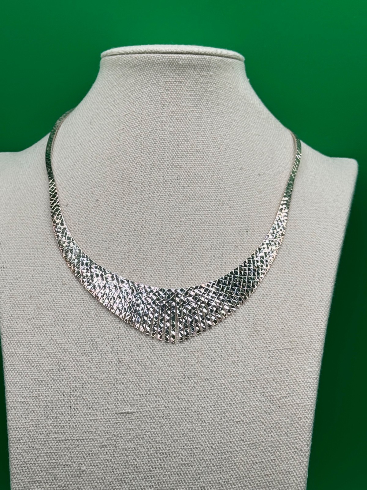 Ultra fine Silver Graduated Cleopatra necklace 18 inches with etched texture