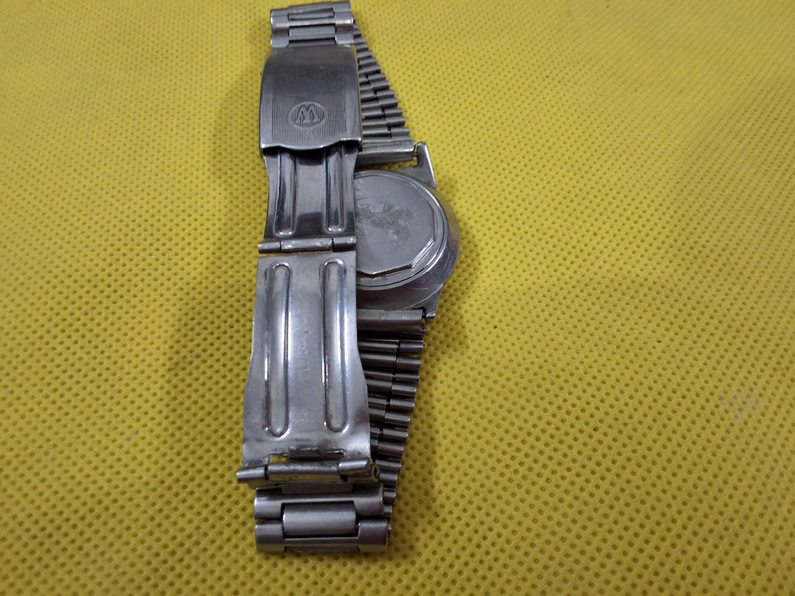 Vintage West End Sowar Prima Manual Wind Wrist Watch 32mm Swiss Made.