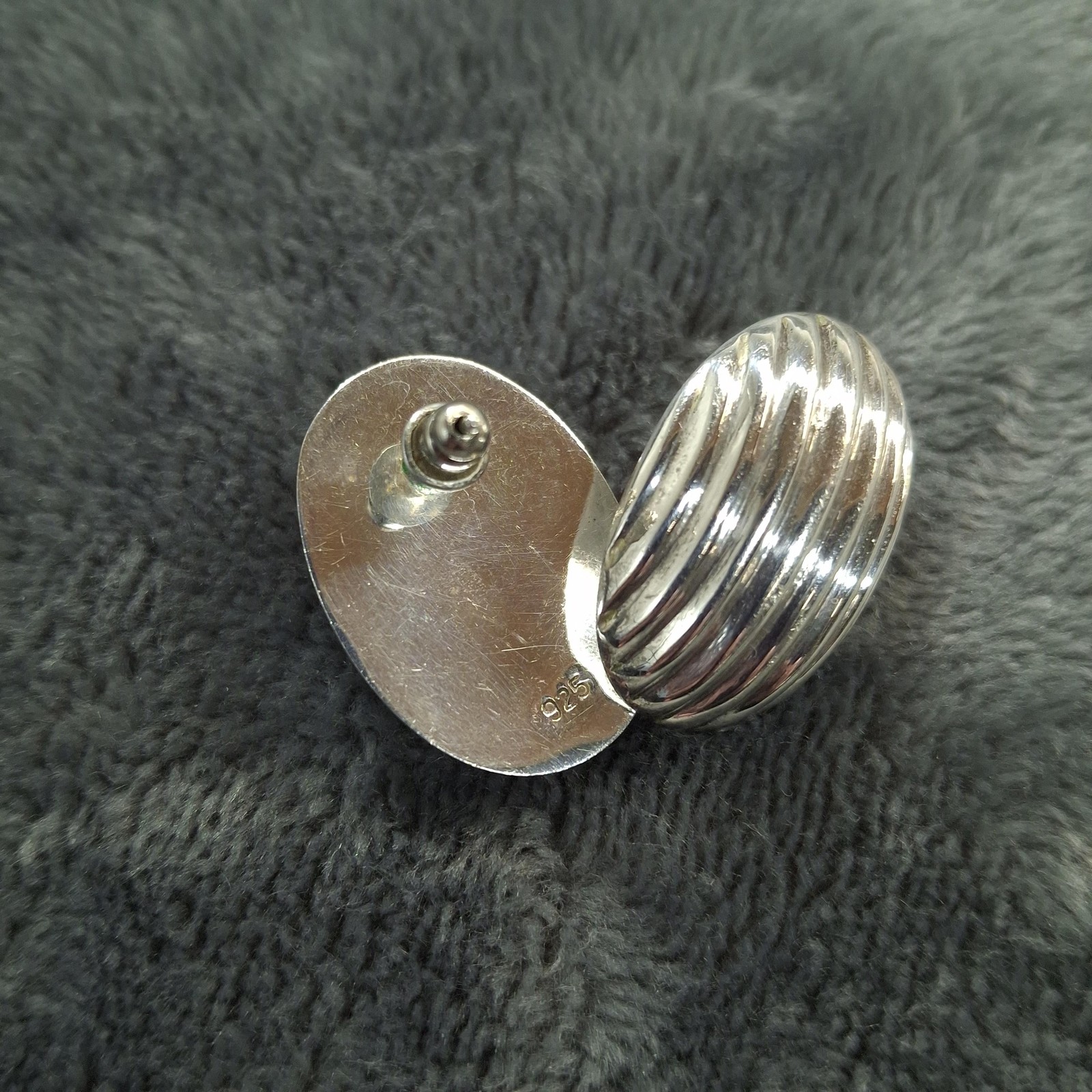 Sterling Silver Oval Stud Earrings Womens 1 Inch Ribbed Dome 7.71g of 925 Vtg