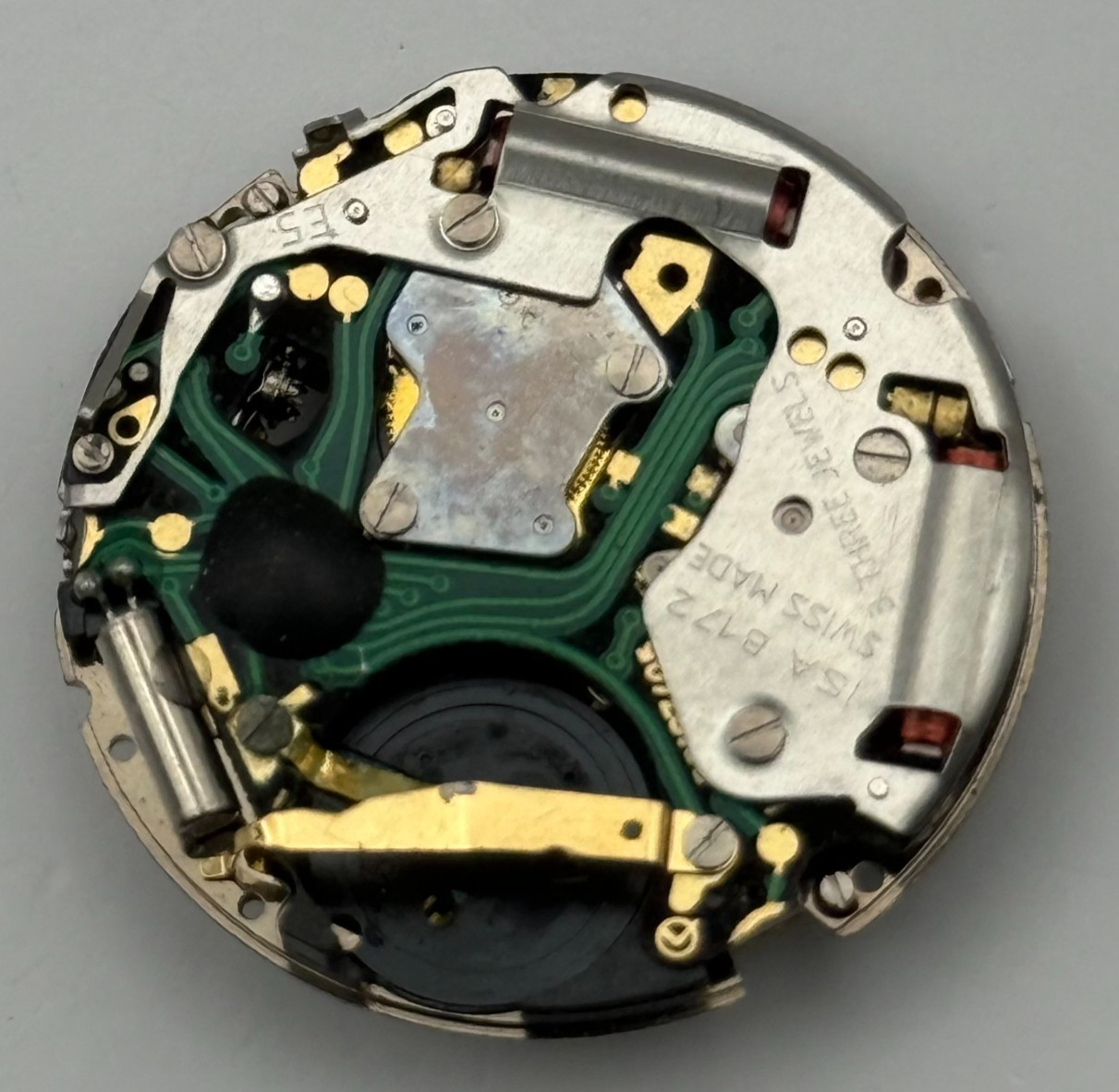 ISA 8172 Watch Movement Quartz Swiss Date 3 Jewels Vintage Parts Repair 26.1mm