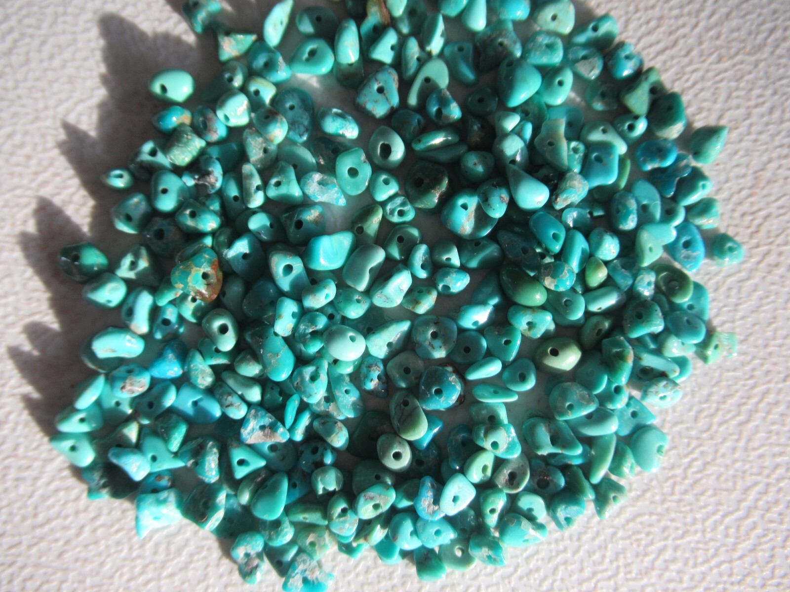 KINGMAN TURQUOISE 1/2 OZ DRILLED NUGGETS 3mm X 2mm TO 7mm X 4mm #586