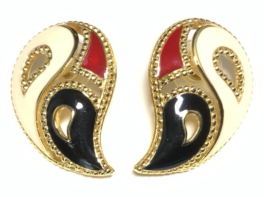 Avon Gold Tone Paisley Earrings LY125