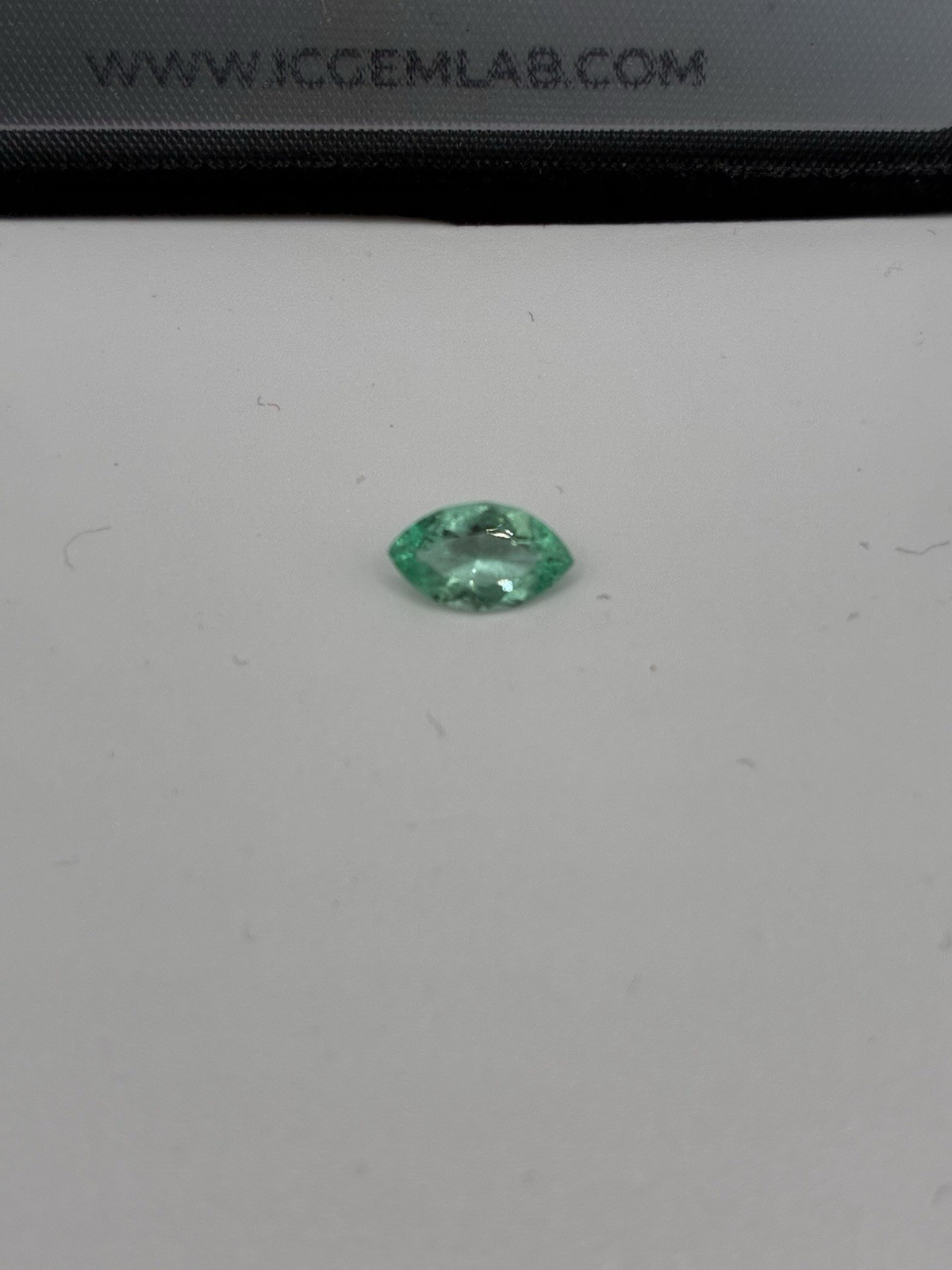 Colombian Emerald, Certified 0.47 CT 7.83×4.60×2.70 mm Marquise Cut