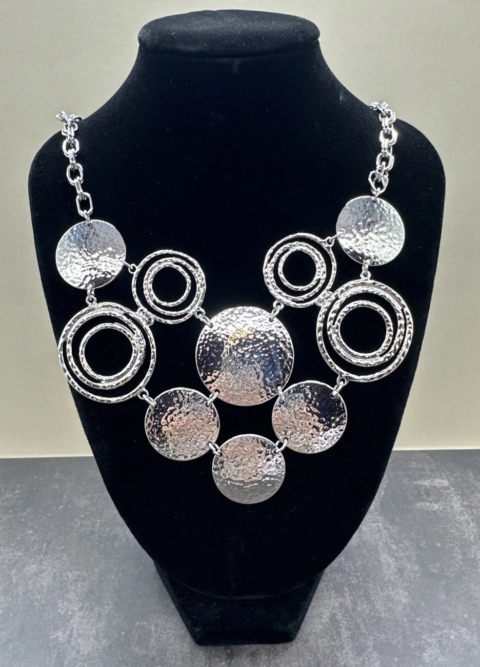 New Directions Basic Metals Art Deco Hammered Circled Silver Tone Necklace NWT
