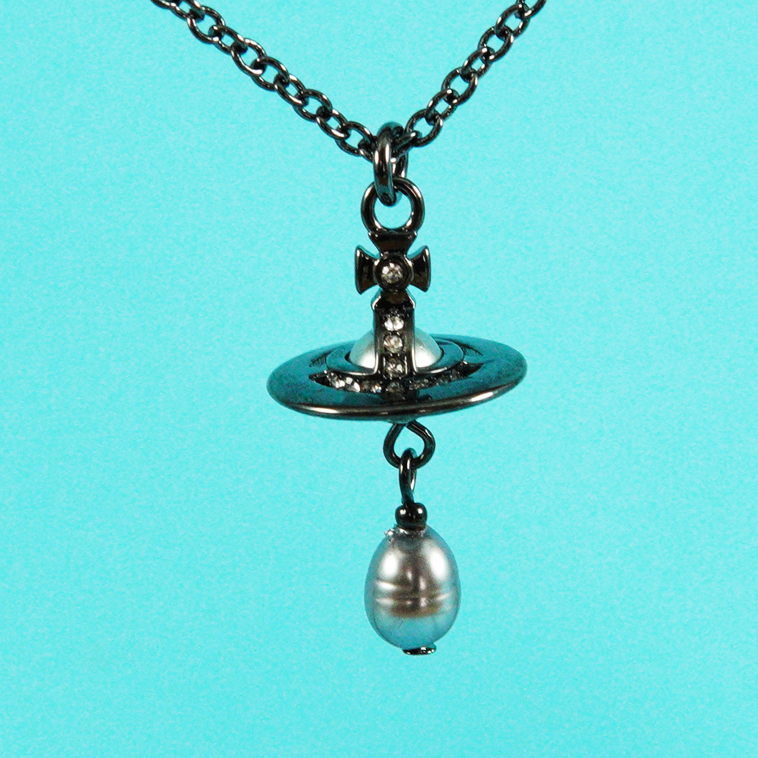 Vivienne Westwood New Petite Orb Drop Pendant 3D Necklace Gun Metal tone Box Set