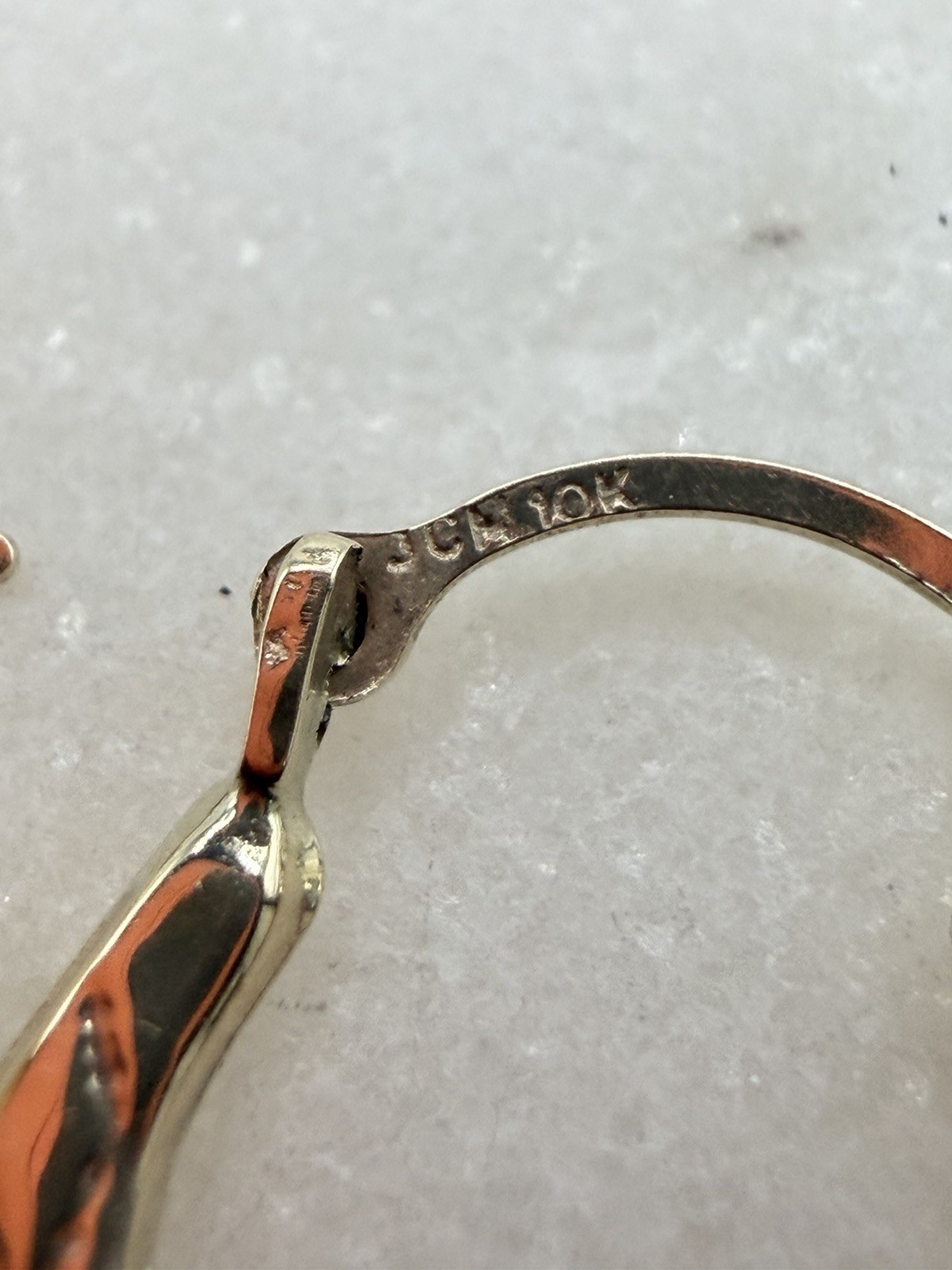 10k Yellow Gold Hoop Earring 0.27g