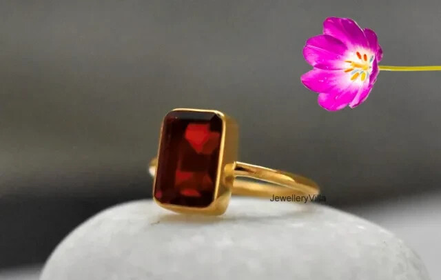 2Ct Emerald Lab Created Garnet Women Wedding Ring 14k Yellow Gold Plated Silver