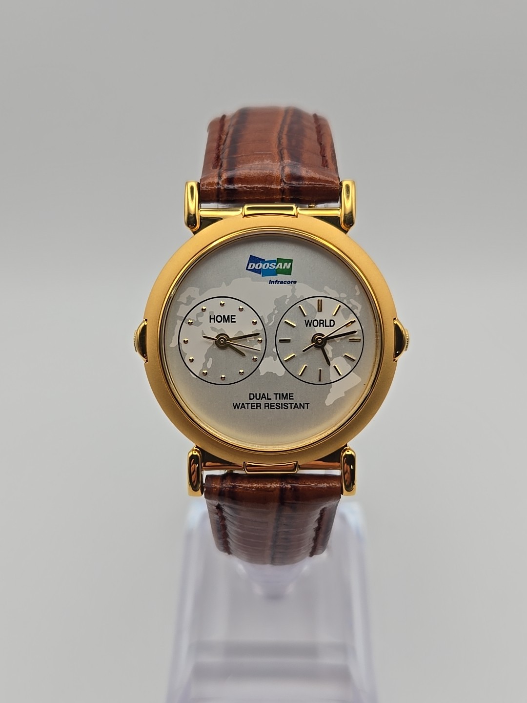 Doosan Infracore Dual Time World Map Dial Gold Tone Quartz Men Watch New Battery