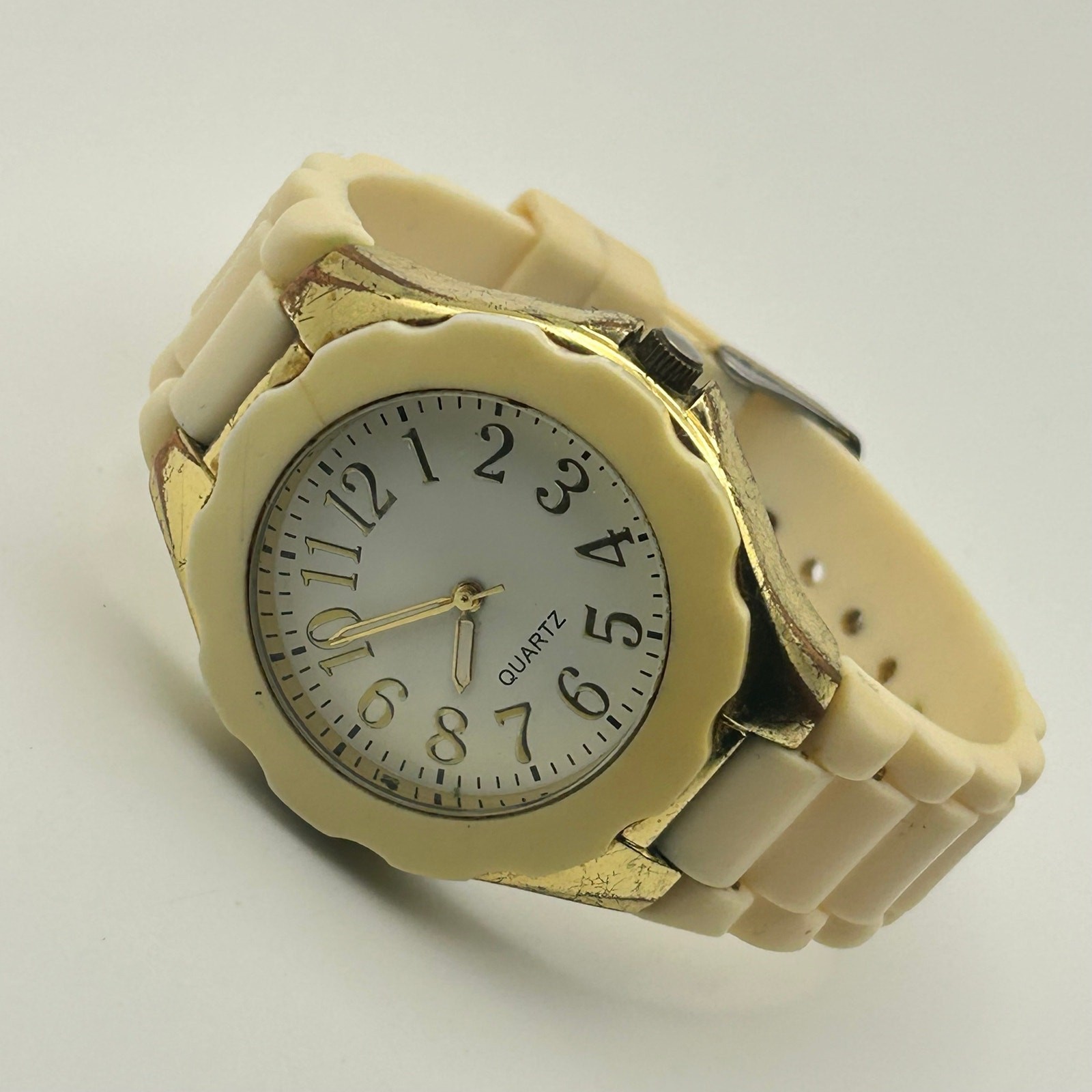 Accutime Watch Corp Women’s Casual Watch White Silicon Band New Battery