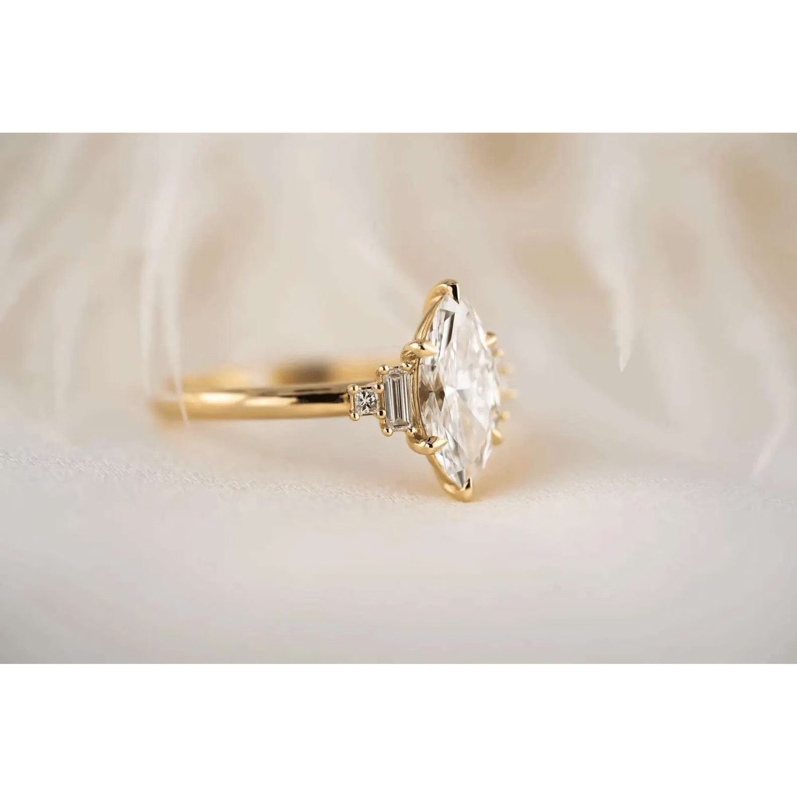 IGI 3.00Ct Marquise Cut EF/VS1 Lab Grown Diamond Engagement Ring 14K Yellow Gold