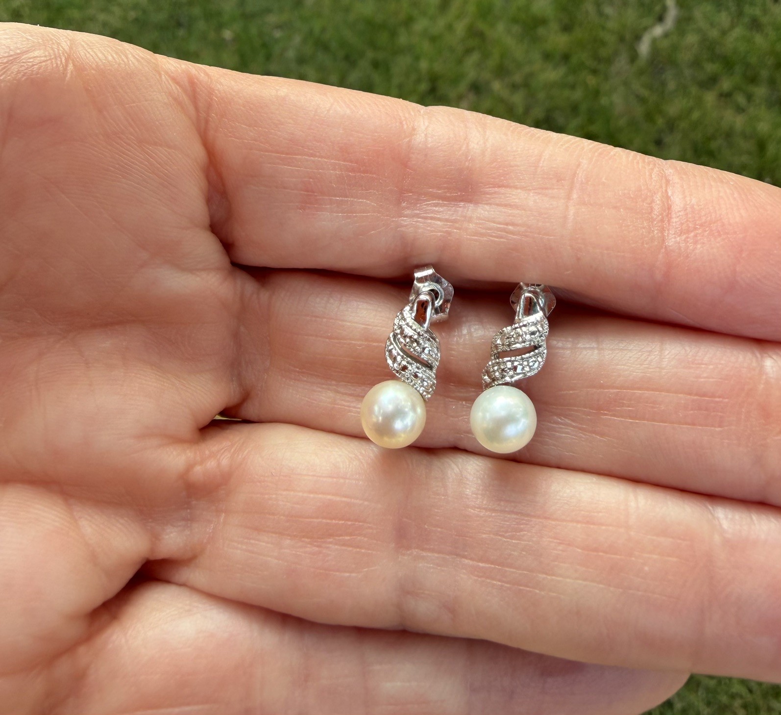 10k White Gold Diamond Freshwater Pearl Drop Dangle Earrings NIB w/Cert of Value