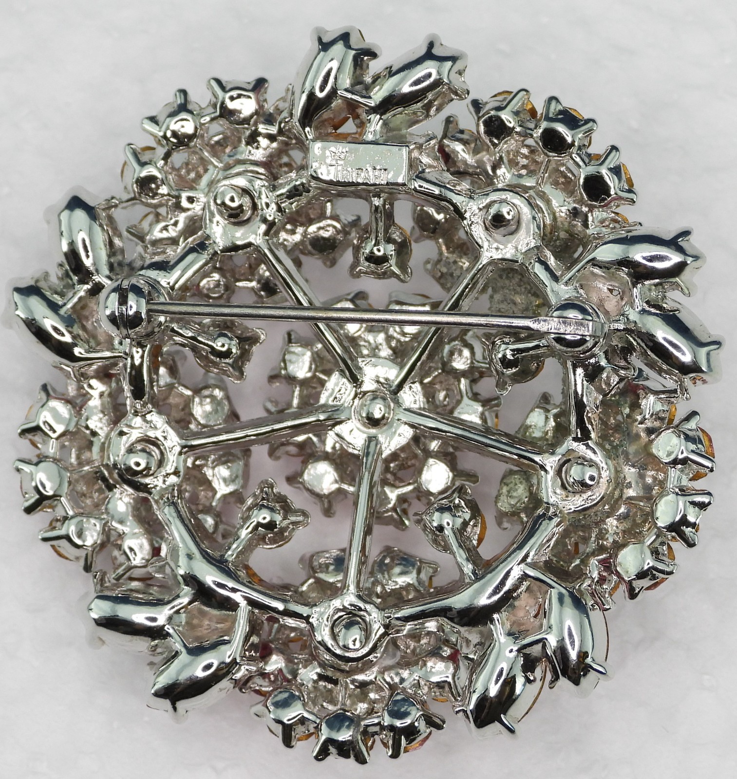 Crown TRIFARI Early 1960s Pink & Gray RS Flower Brooch, Bracelet, Earrings Set