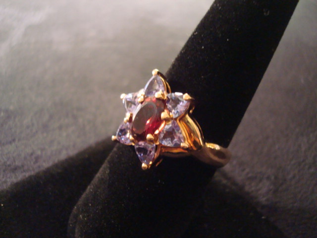 10K yg Garnet & Amethyst Ring – 4.5 Grams – Sz. 8 – 3ct. + Approximate (#JLL5)