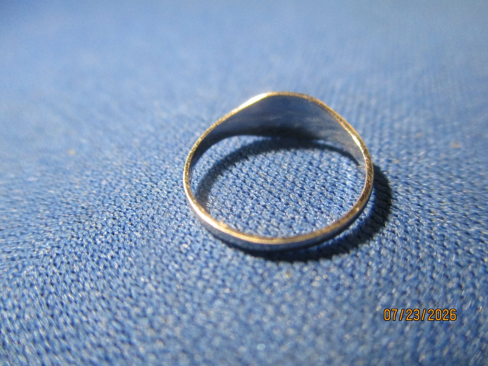 1*WHITE GOLD AND 1*YELLOW GOLD BABY RINGS**SIZE 0 AND .5