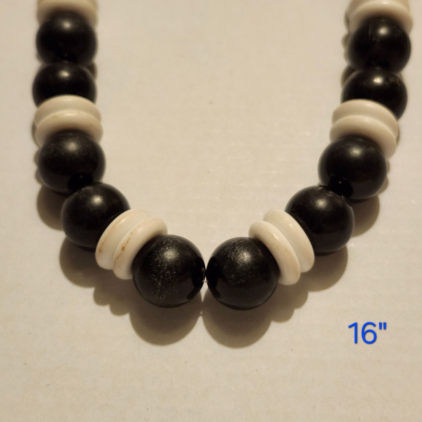 Vintage Chunky Beaded Necklace 16″ 60’s 70’s Black and White