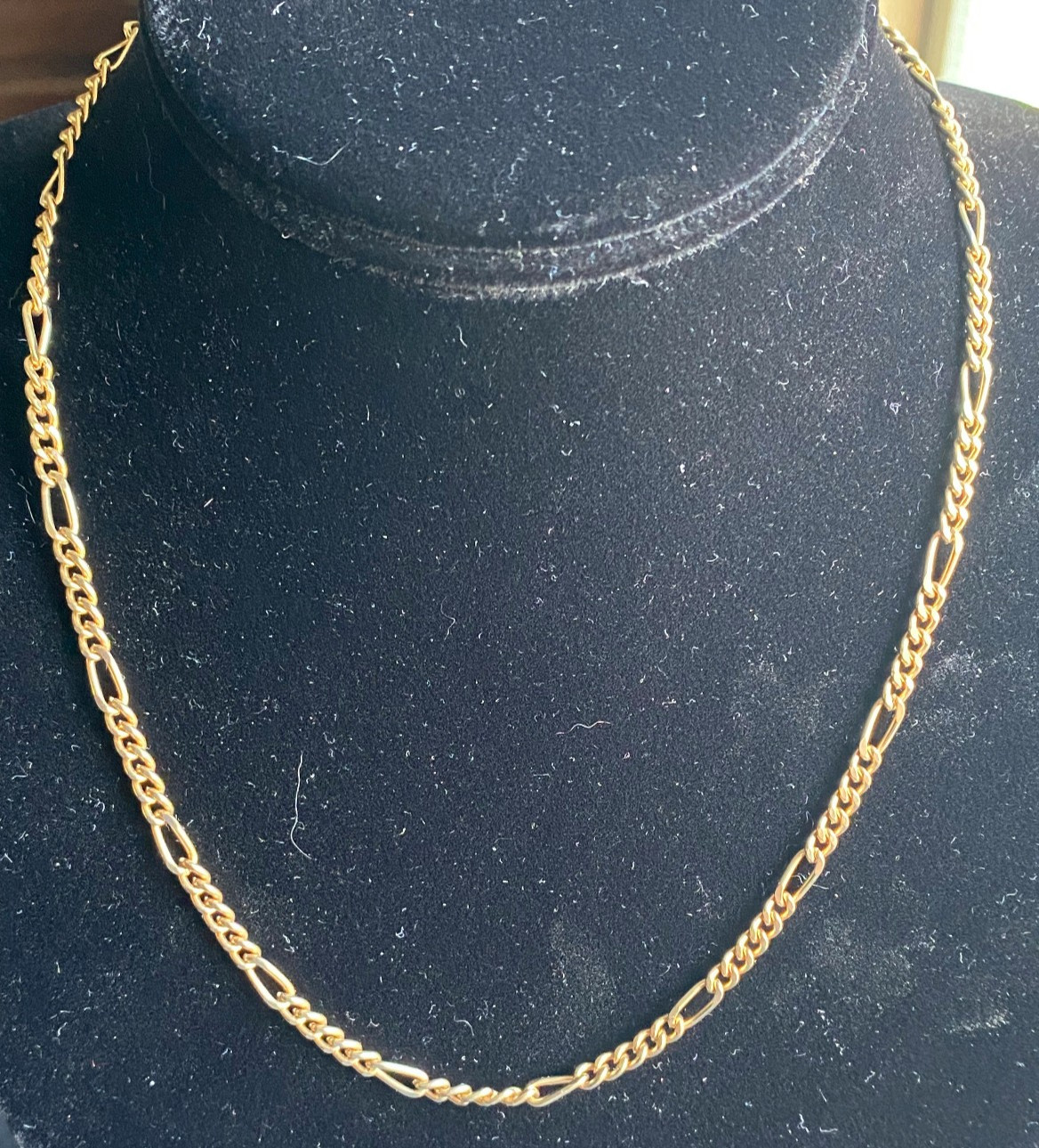 Vintage Gold Tone Flat Figaro Link Chain Necklace Lobster Clasp